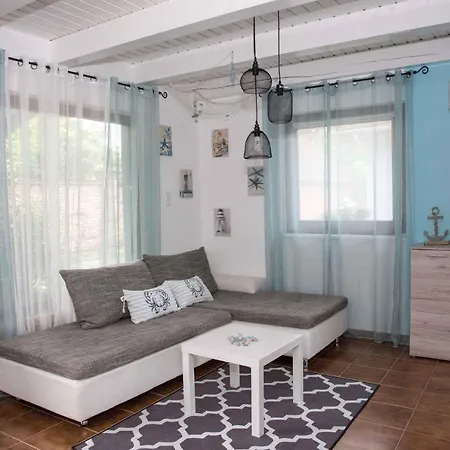 - Balaton 18044 Prázdninový dům