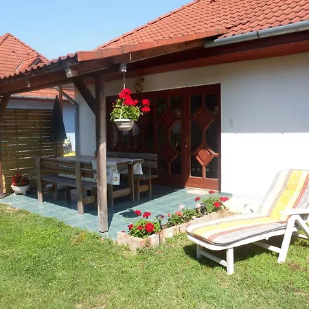 - Balaton 18044 Prázdninový dům *