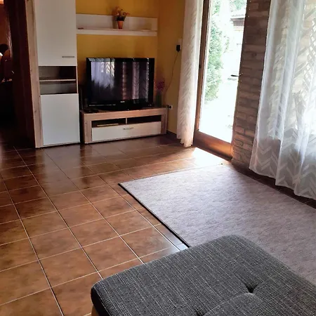 - Balaton 18044 Prázdninový dům