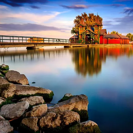- Balaton 18044 Tatil Evi *