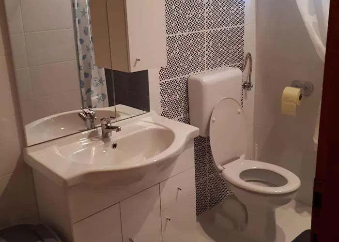 - Balaton 18044 * Balatonberény